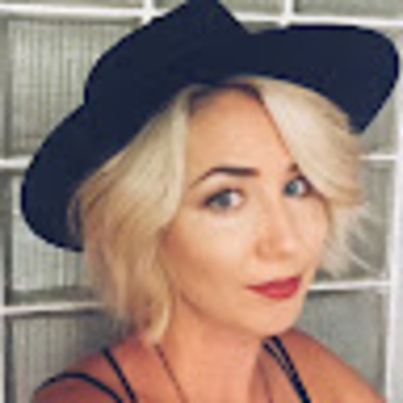 Meet your Posher, Susan - Picture 1 of 1